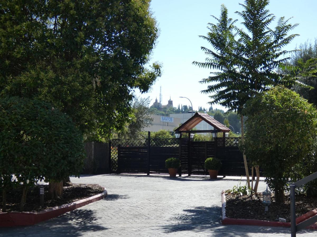 Hotel Los Olivos Хетафе Екстериор снимка